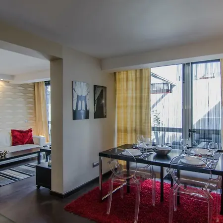 Apartment Warhol