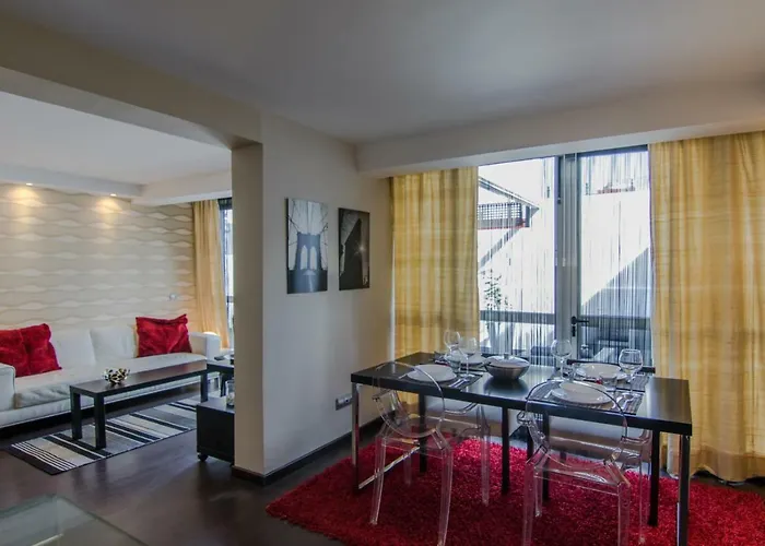 Apartment Warhol